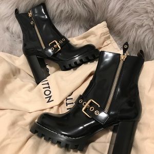 Louis Vuitton Trail ankle pleather boots. Sz 38.